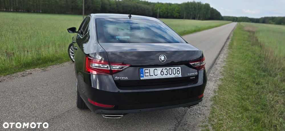 Skoda Superb 2.0 TSI 4x4 L&K DSG - 9
