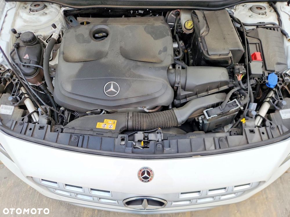 Mercedes-Benz GLA 250 4Matic 8G-DCT Style - 13