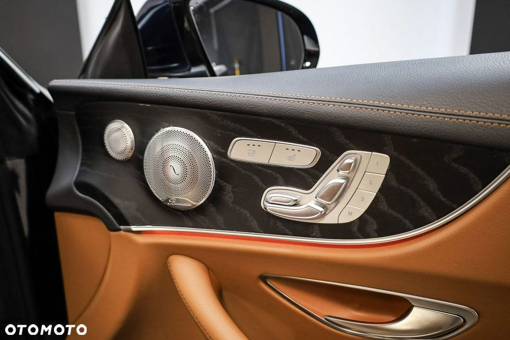 Mercedes-Benz Klasa E - 26