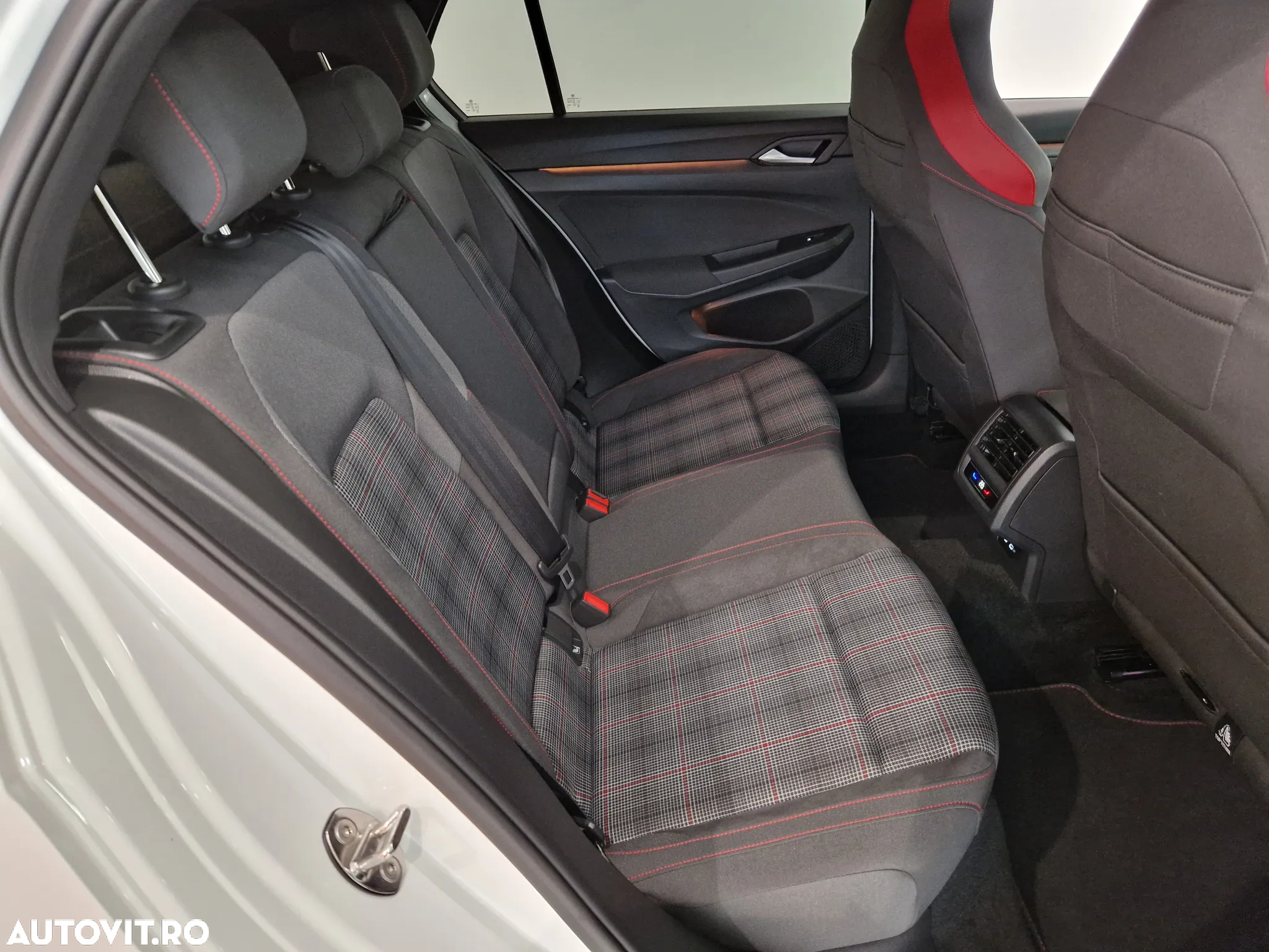 Volkswagen Golf 2.0 TSI DSG GTI - 15