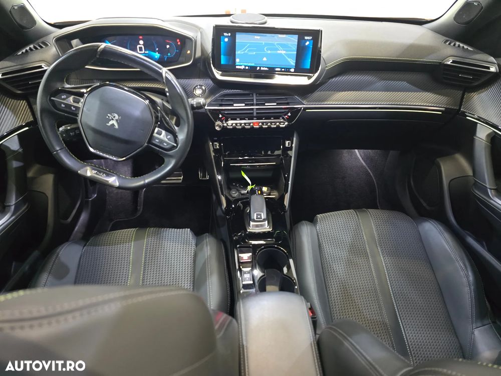 Peugeot 2008 PureTech 130 EAT8 GT - 5