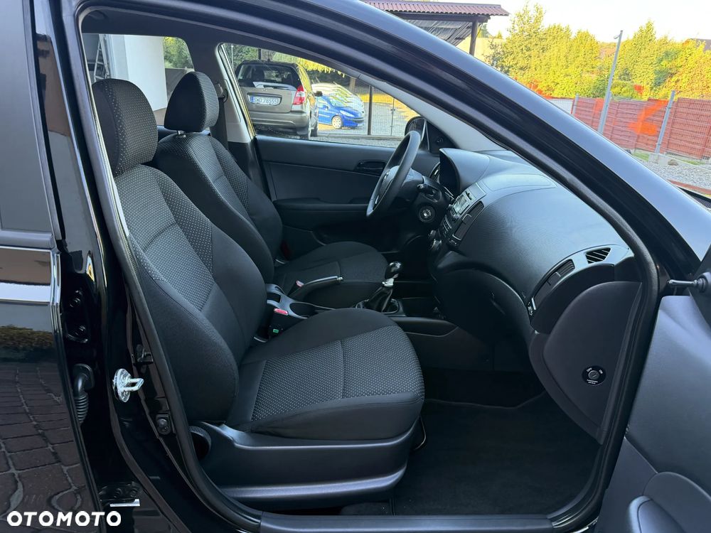 Hyundai i30 i30cw 1.4 blue Comfort - 30