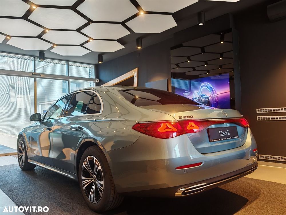 Mercedes-Benz E 200 MHEV 4MATIC Aut. - 11