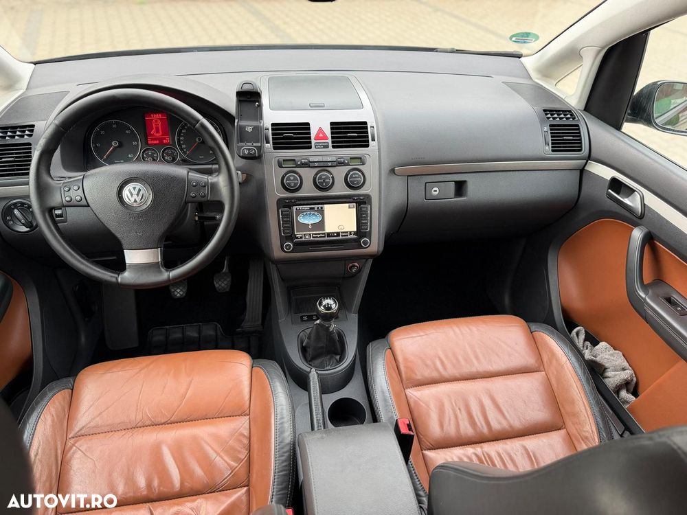 Volkswagen Touran 2.0 TDI DPF Highline - 5