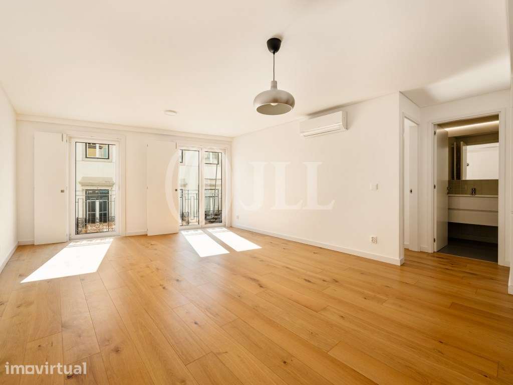 Apartamento T2, com varandas e estacionamento, em Lisboa - Grande imagem: 3/50