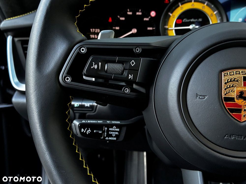 Porsche 911 Turbo S - 30
