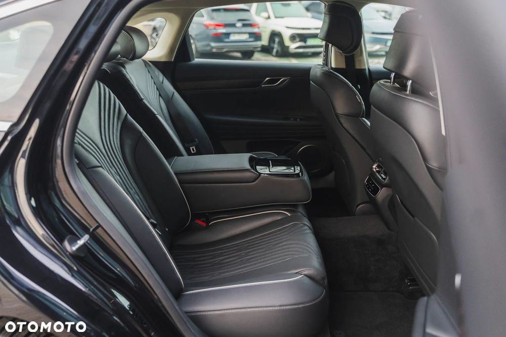 Genesis G80 2.5T AWD AT8 Luxury Line - 35