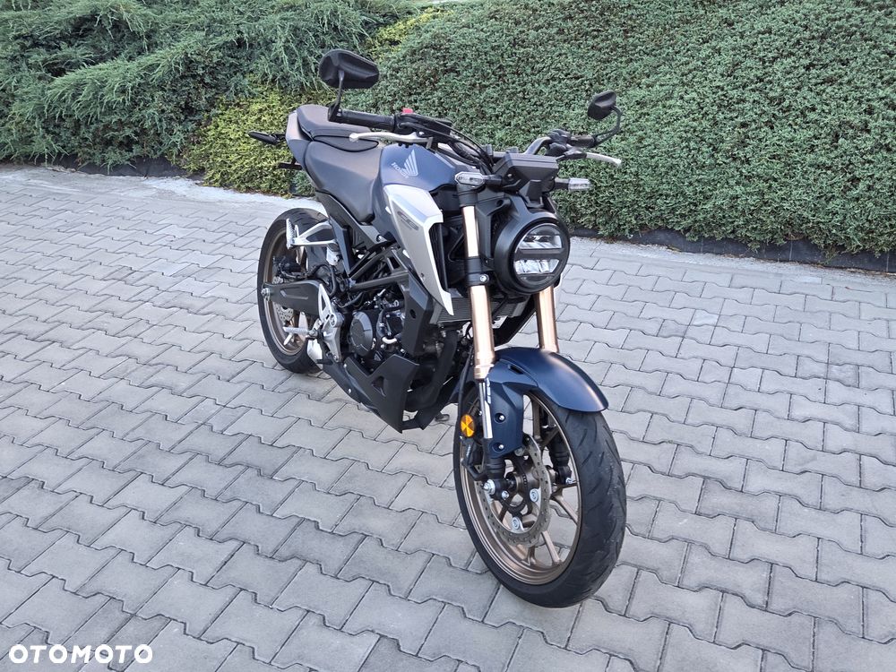 Honda CB - 8