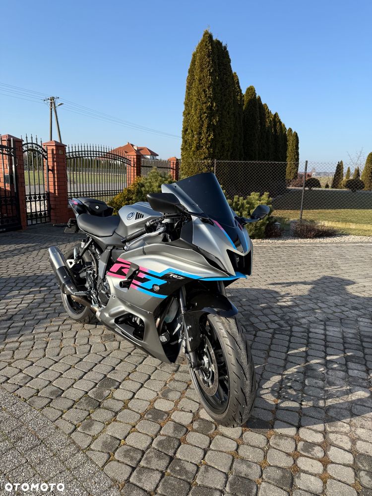 Yamaha R7 - 8