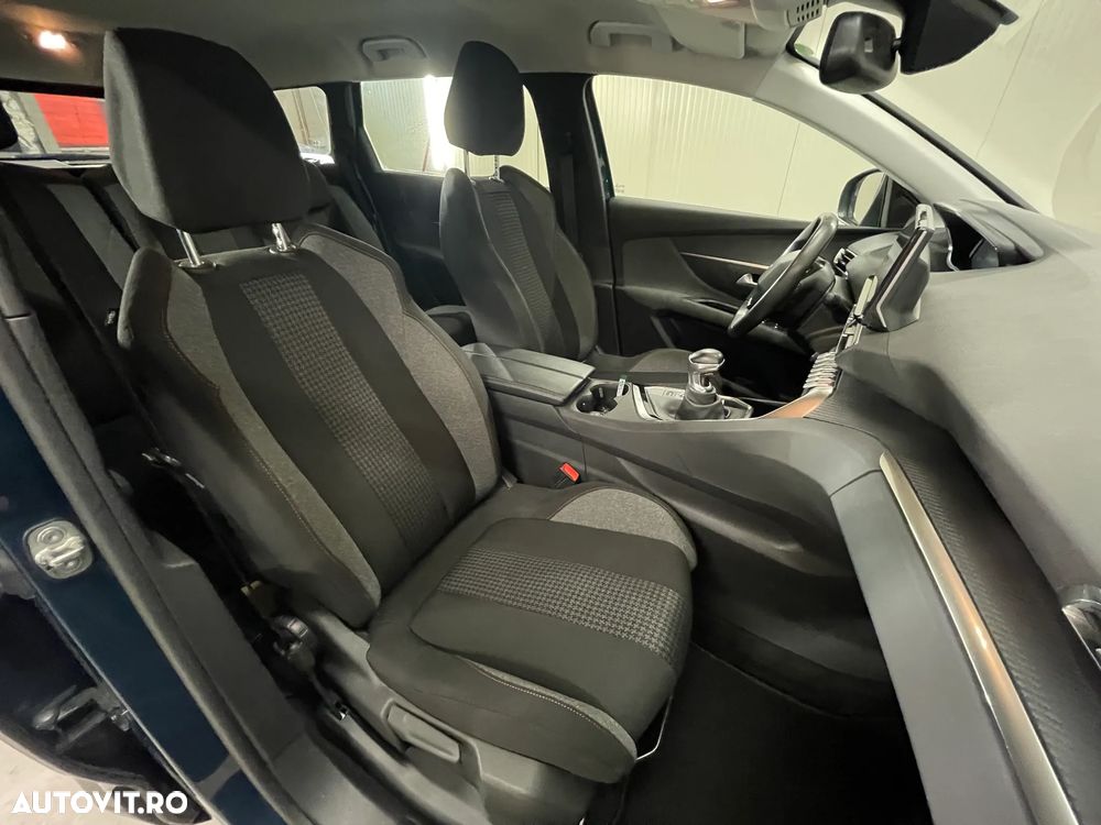 Peugeot 5008 PureTech 130 Stop & Start Active Business-Paket - 12