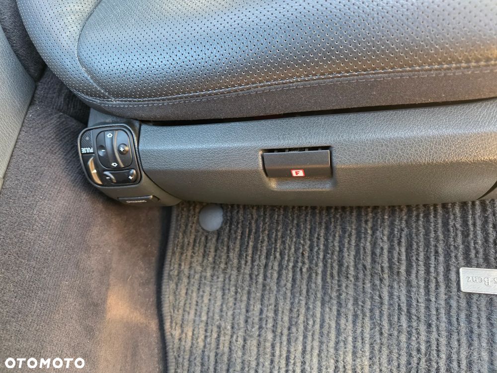 Mercedes-Benz Klasa E - 34