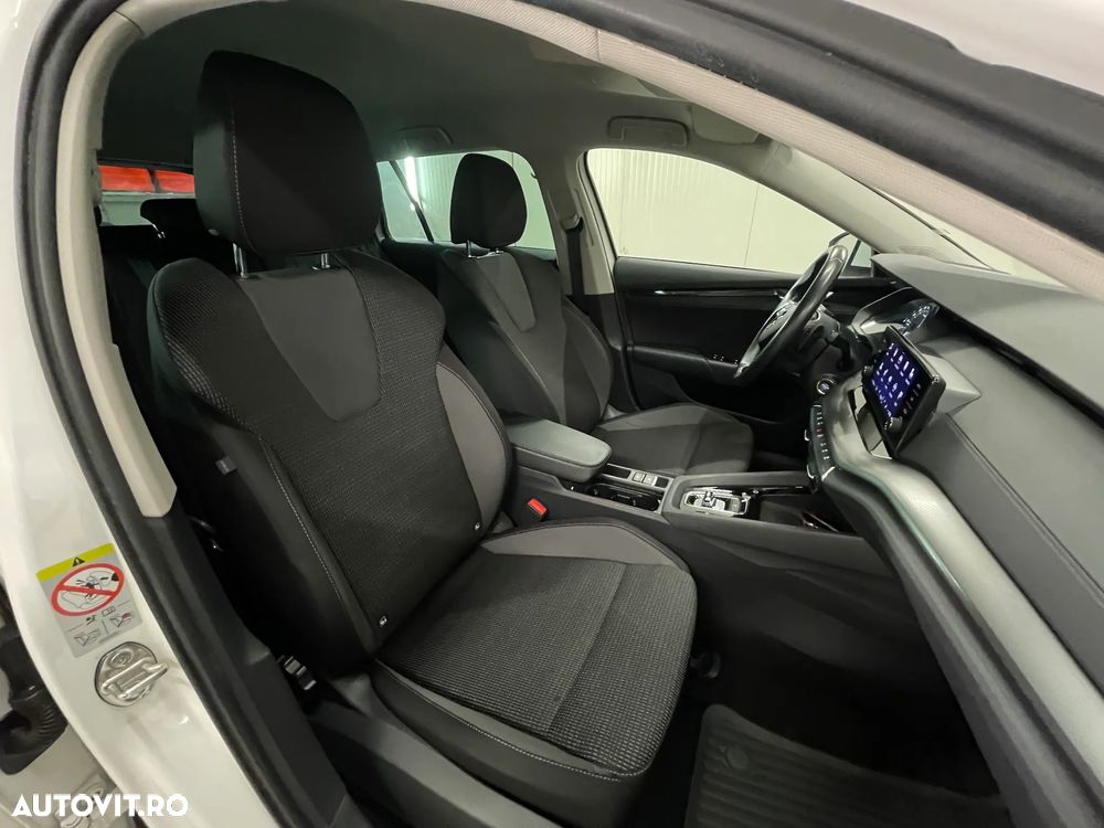 Skoda Octavia 2.0 TDI DSG Ambition - 11
