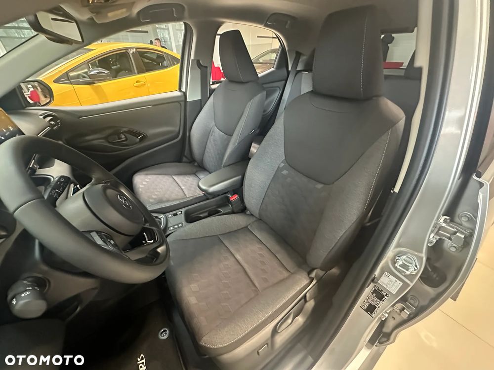 Toyota Yaris ver-hybrid-1-5-selection-style - 10