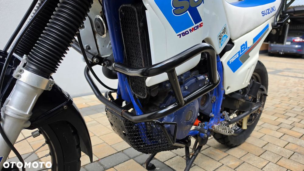 Suzuki DR - 13