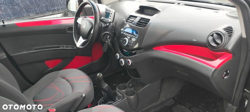 Chevrolet Spark - 36