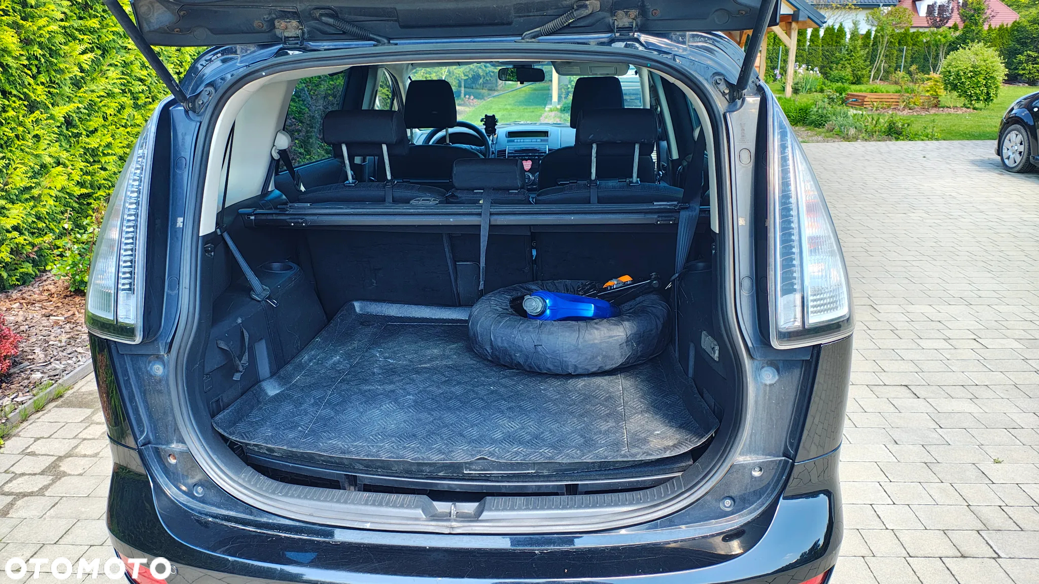 Mazda 5 - 10
