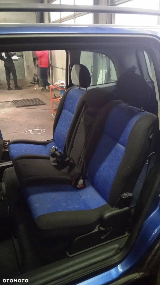 Fotel kierowcy pasażera podgrzewany kanapa - 3-rzędy 7-miejsc Opel Zafira A - 4