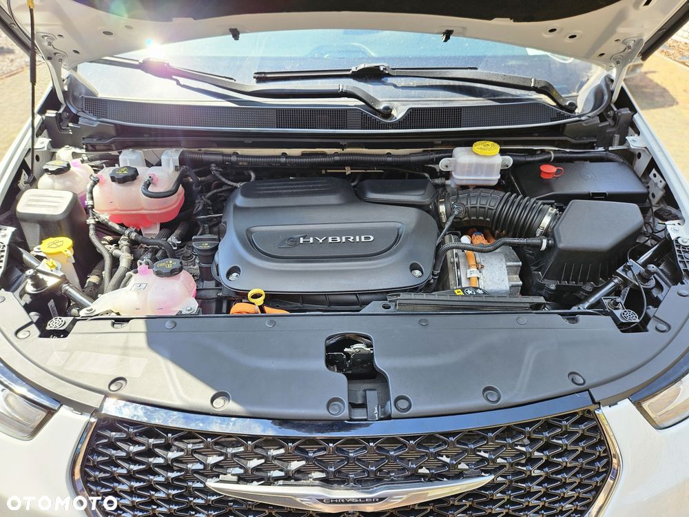 Chrysler Pacifica - 8