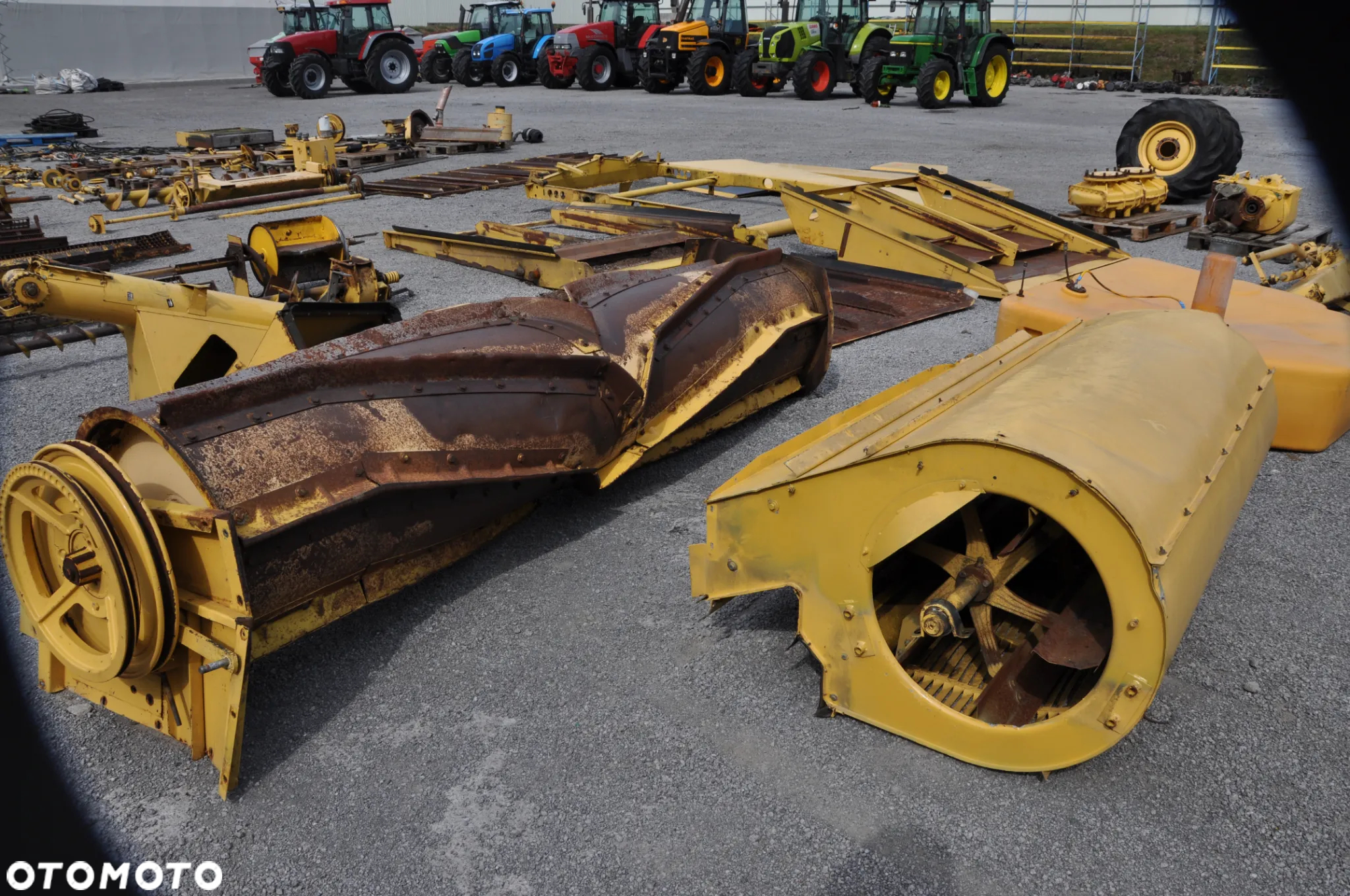 FELGA OPONA WARIATOR NEW HOLLAND TF78 TX66 - 25