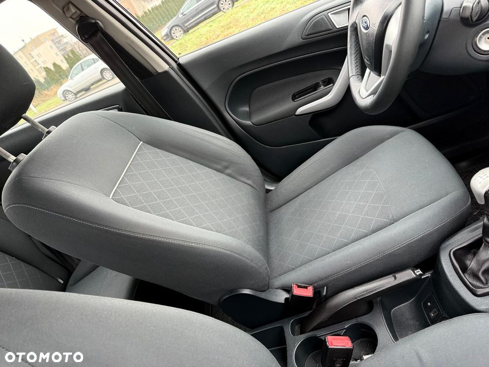 Ford Fiesta 1.25 Celebration - 21