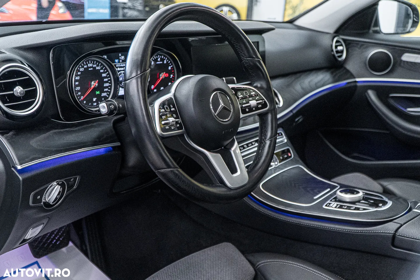 Mercedes-Benz E 200 4Matic 9G-TRONIC Avantgarde - 18