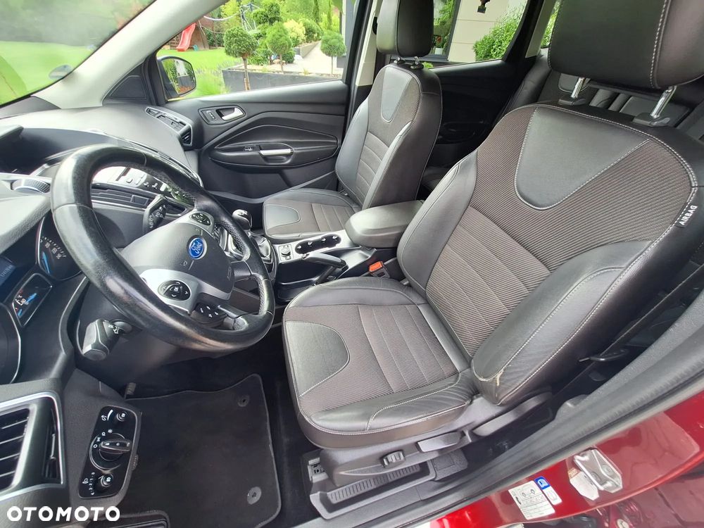 Ford Kuga 1.5 EcoBoost 2x4 Titanium - 18