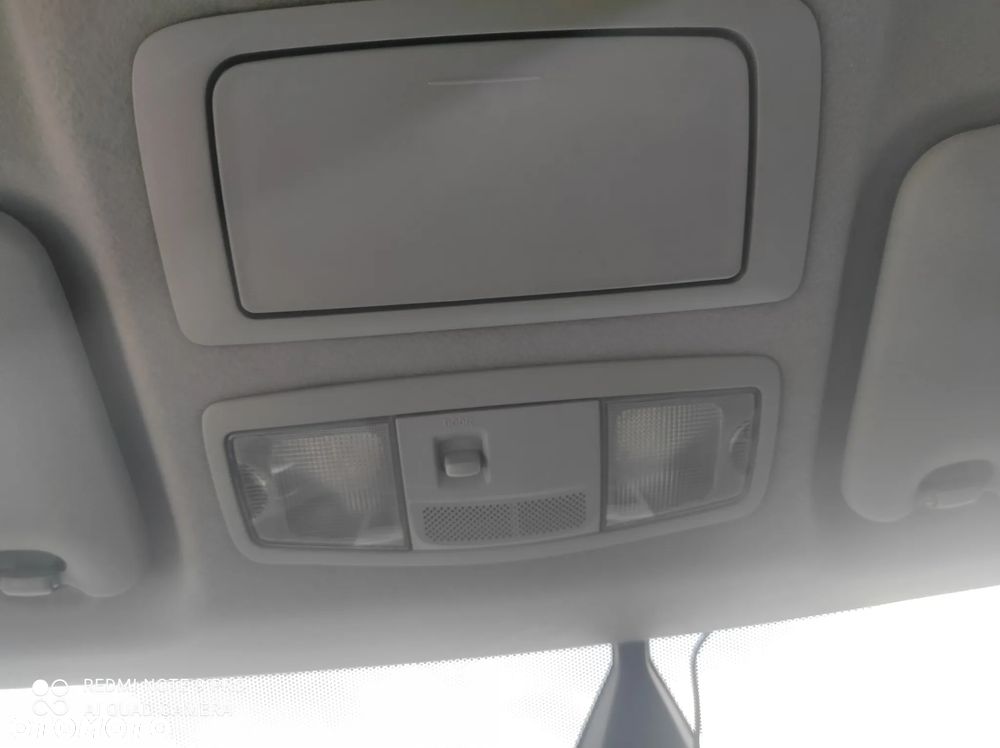 Mitsubishi Outlander - 25