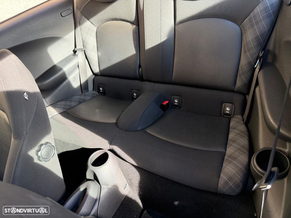 MINI 3 Portas One D - 8