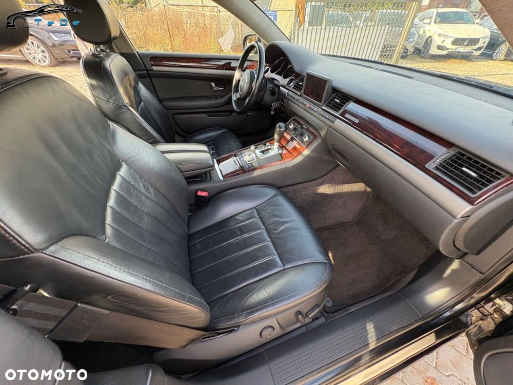 Audi A8 4.2 Quattro - 25