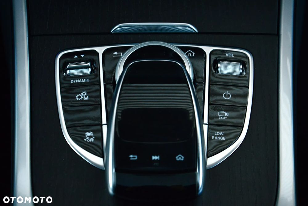 Mercedes-Benz Klasa G 400 d - 38