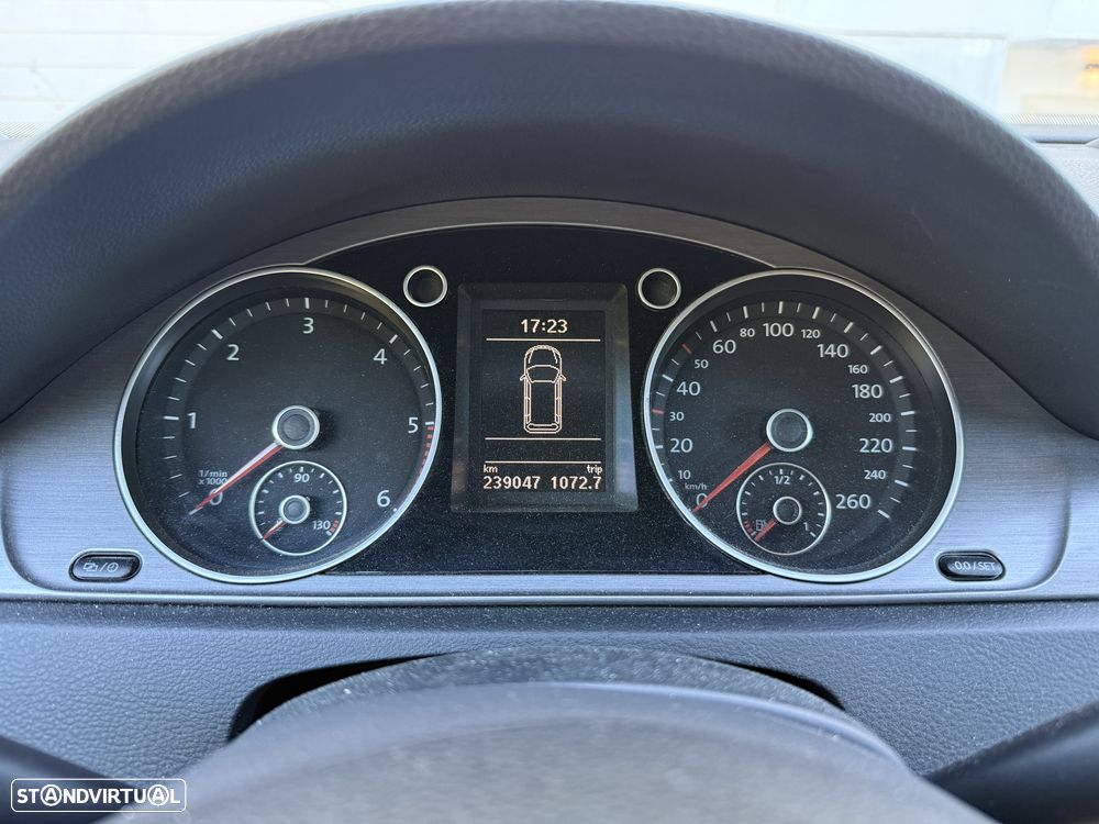 VW Passat Variant 1.6 TDI BlueMotion - 8