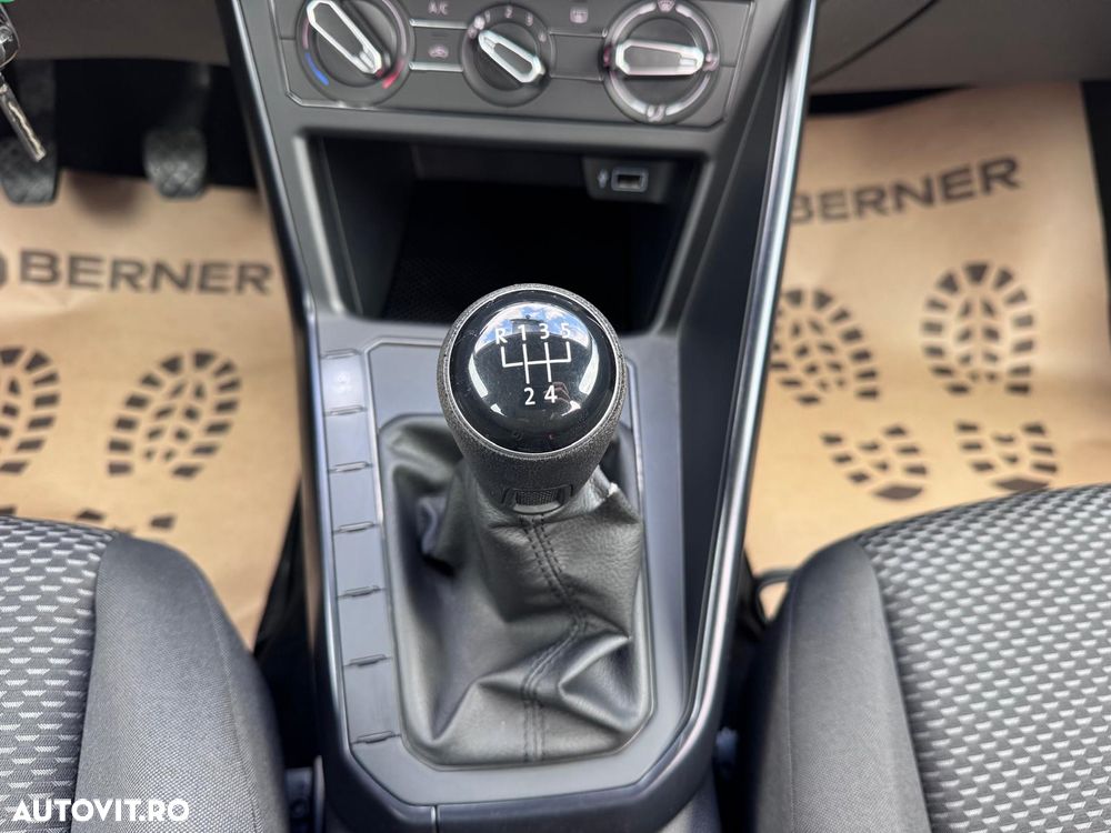 Volkswagen Polo - 13