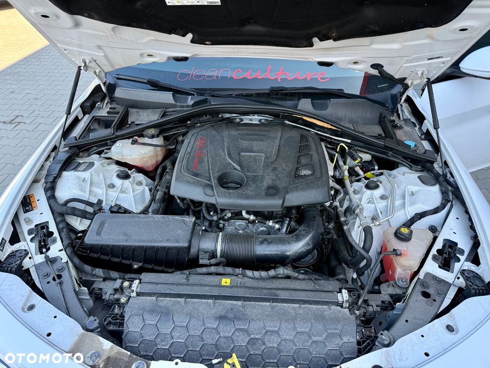 Alfa Romeo Giulia 2.0 Turbo 16V AT8 Veloce Ti - 20
