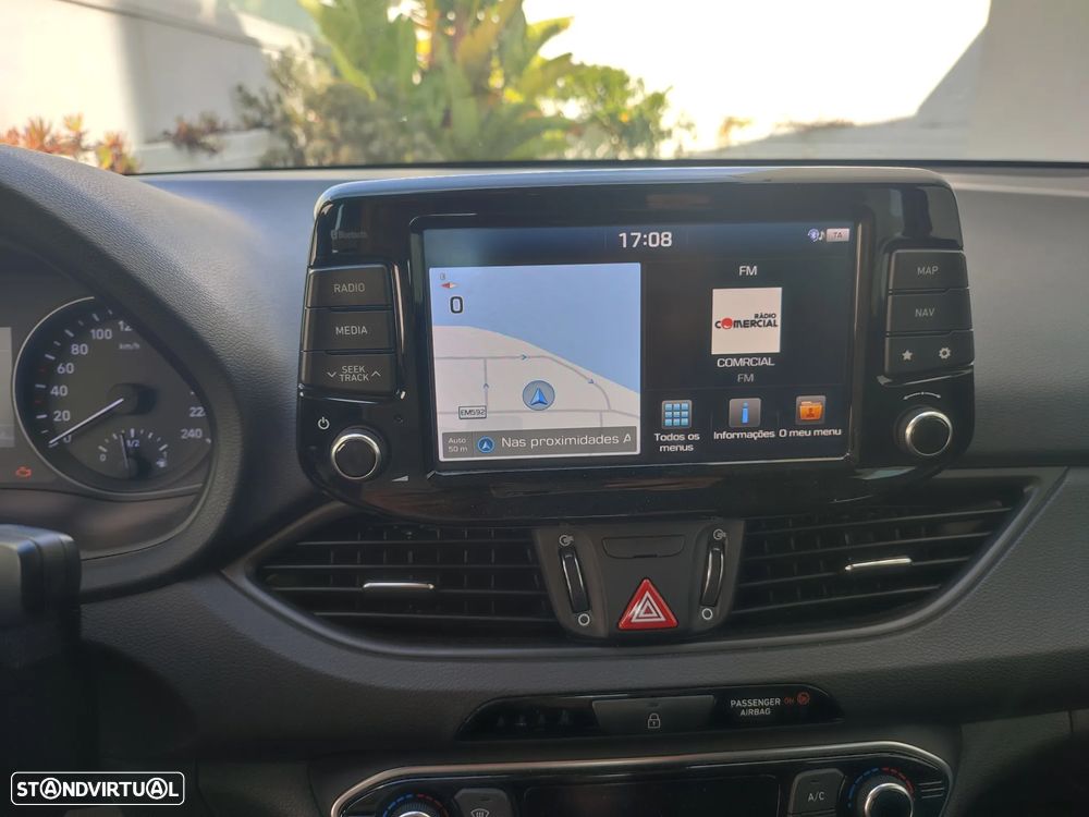 Hyundai i30 1.6 CRDI Comfort+Navi - 10