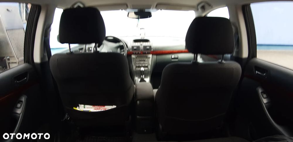 Toyota Avensis 1.8 VVT-i Sol - 16