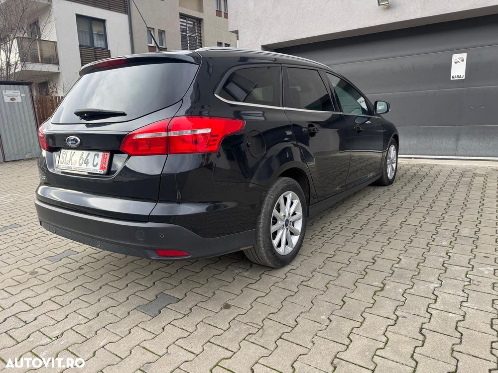 Ford Focus Turnier 1.5 TDCi DPF Start-Stopp-System Aut. Titanium - 11