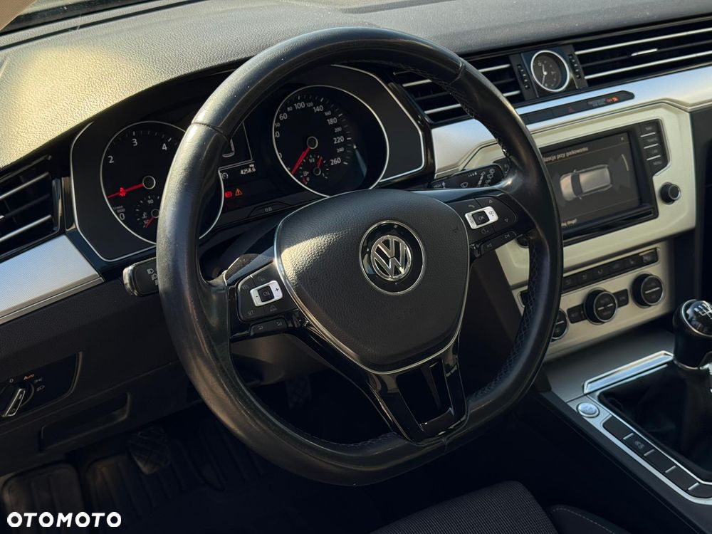 Volkswagen Passat 2.0 TDI BMT Comfortline - 12