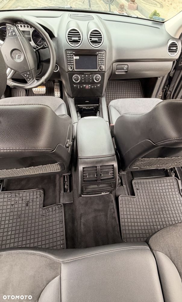 Mercedes-Benz ML - 28