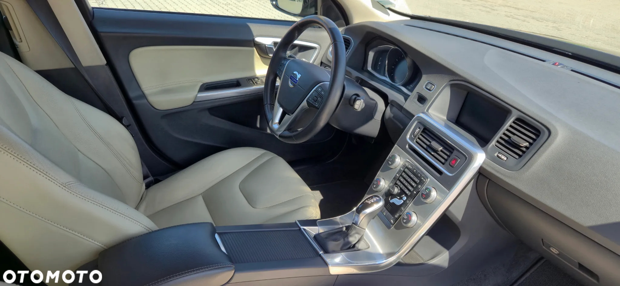 Volvo V60 Cross Country T5 AWD Summum - 12