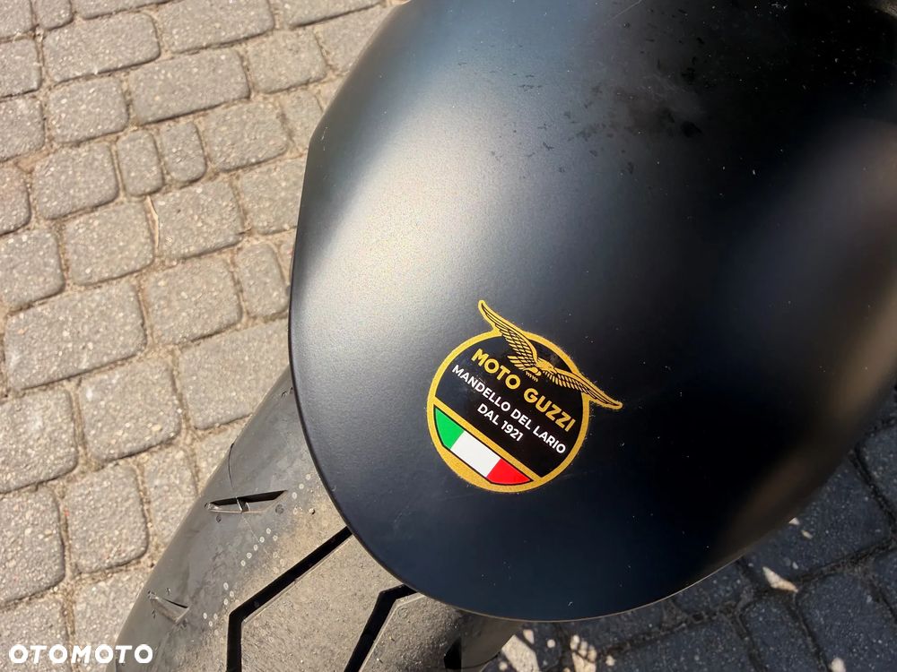 Moto Guzzi V100 Mandello - 5
