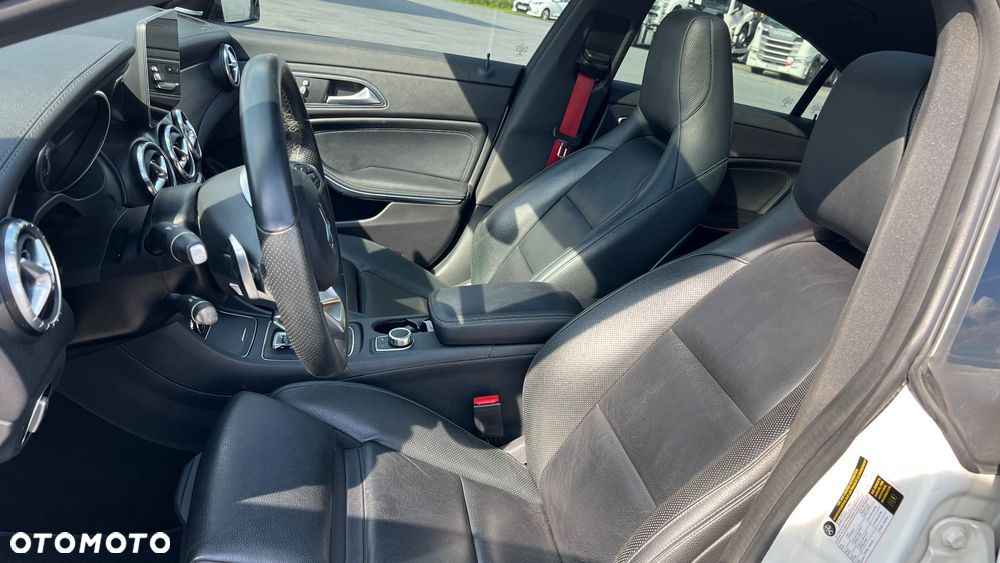 Mercedes-Benz CLA AMG 45 4Matic AMG Speedshift DCT 7G - 13