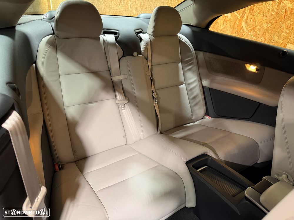 Volvo C70 2.0 D Momentum - 19