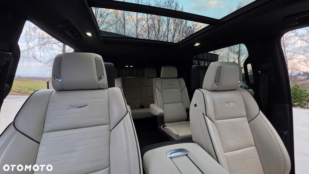Cadillac Escalade ESV 6.2 V8 AWD AT Platinum - 12