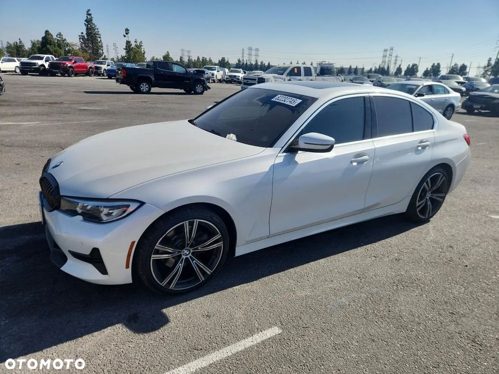 BMW Seria 3 330i xDrive Edition Luxury Line Purity - 3