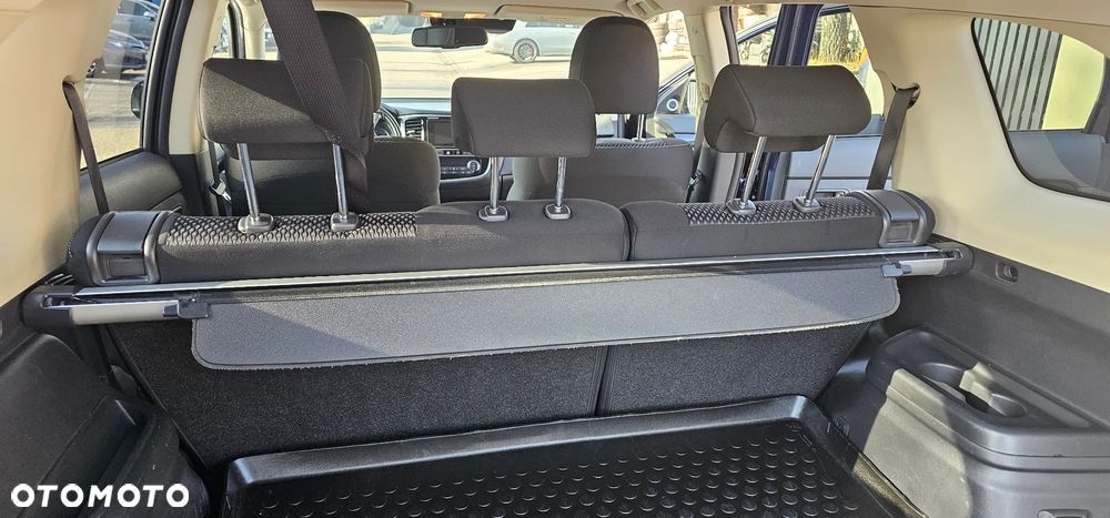 Mitsubishi Outlander 2.0 Instyle + 4WD CVT - 8