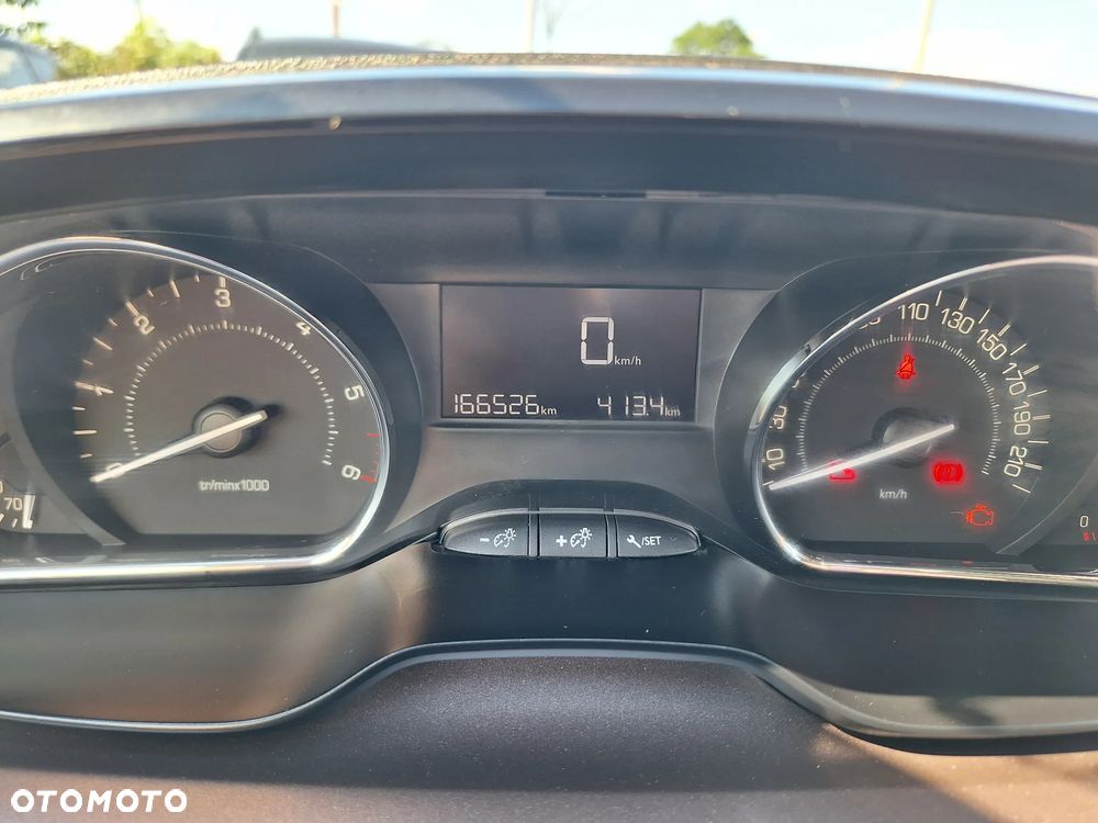 Peugeot 2008 - 16