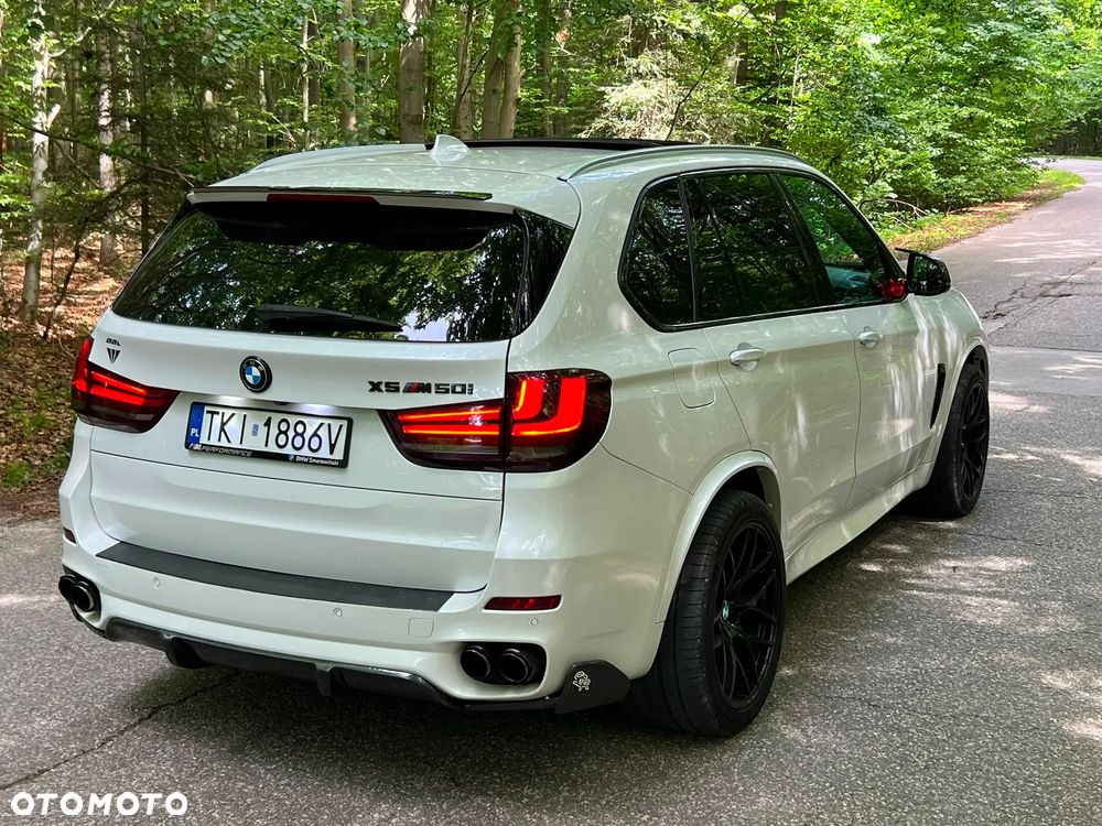 BMW X5 M M50i - 10