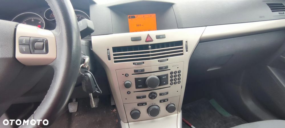 Opel Astra 1.9 CDTI DPF - 11