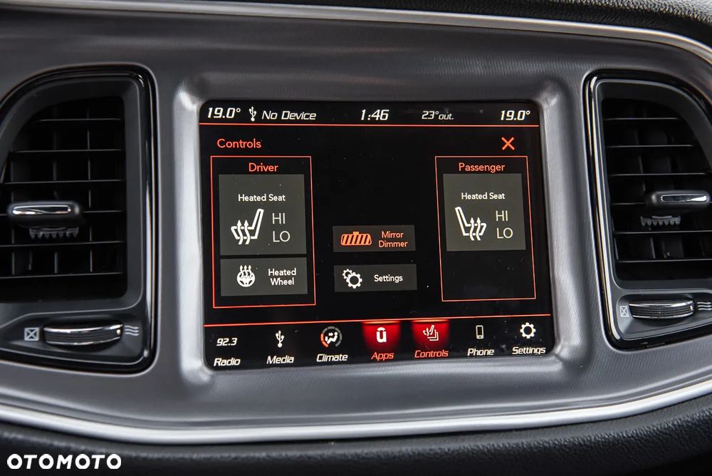 Dodge Challenger 6.4 Scat Pack - 28