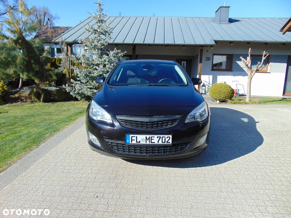 Opel Astra 1.6 Turbo - 2